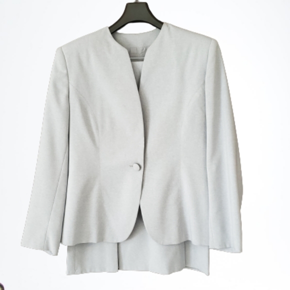 WOMEN EUROPIAN DESIGN WEAR TO WORK SKIRT SUIT ( SIZE 40 ) - Picture 3 of 10